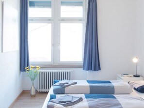 Internet - ZH Bellevue 3 - HITrental Seefeld Apartment by Interhome (Zurich)