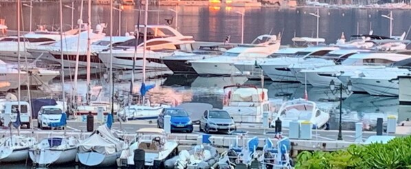 Marina - Between port and beach (Saint-Jean-Cap-Ferrat)