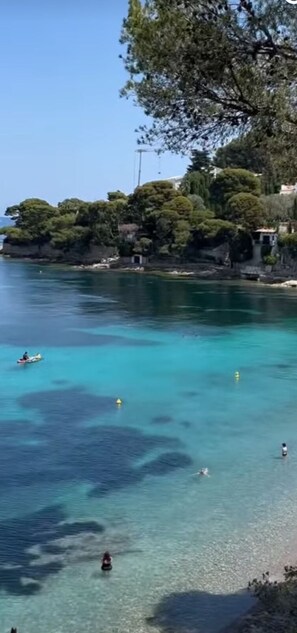 Beach - Between port and beach (Saint-Jean-Cap-Ferrat)