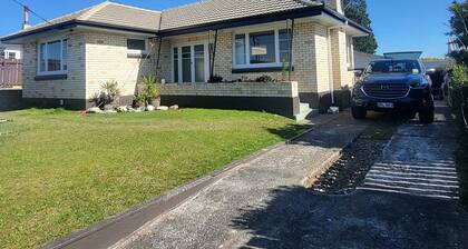 Putaruru family home