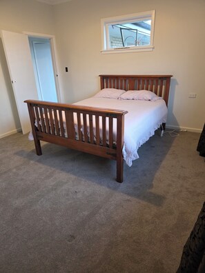 Bed sheets - Putaruru family home (Putāruru)