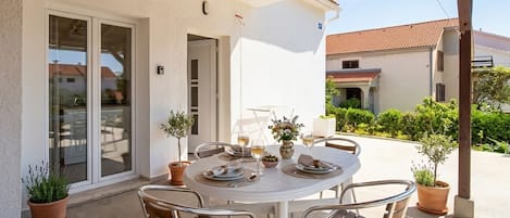 Outdoor dining