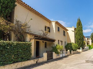 House - Val des Chênes by Interhome (Cavalaire)
