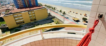 Apartment facing the sea - pool - hammock - beach view