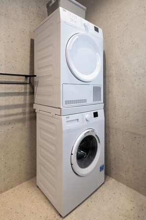 Appartement, 1 tweepersoonsbed met slaapbank, privébadkamer, uitzicht op de stad | Interieur