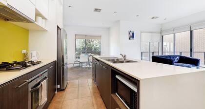 Bundoora unihill 3 beds house