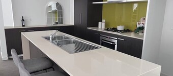 Bundoora unihill 3 beds house