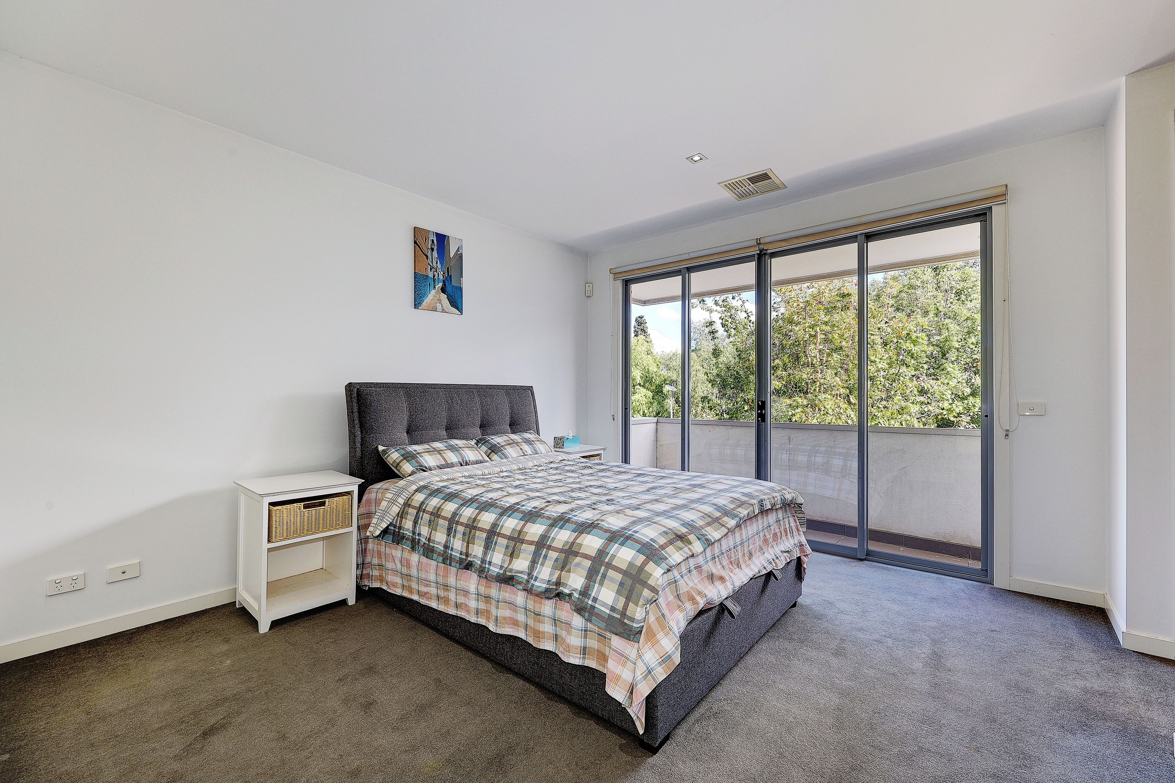 Iron/ironing board, internet, bed sheets