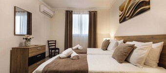 Luxury 1BR Stay at The Podium - Marina