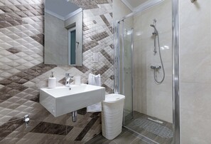 Apartment, Multiple Beds, Non Smoking, City View | Bathroom - Luxury 1BR Stay at The Podium - Marina (Msida)