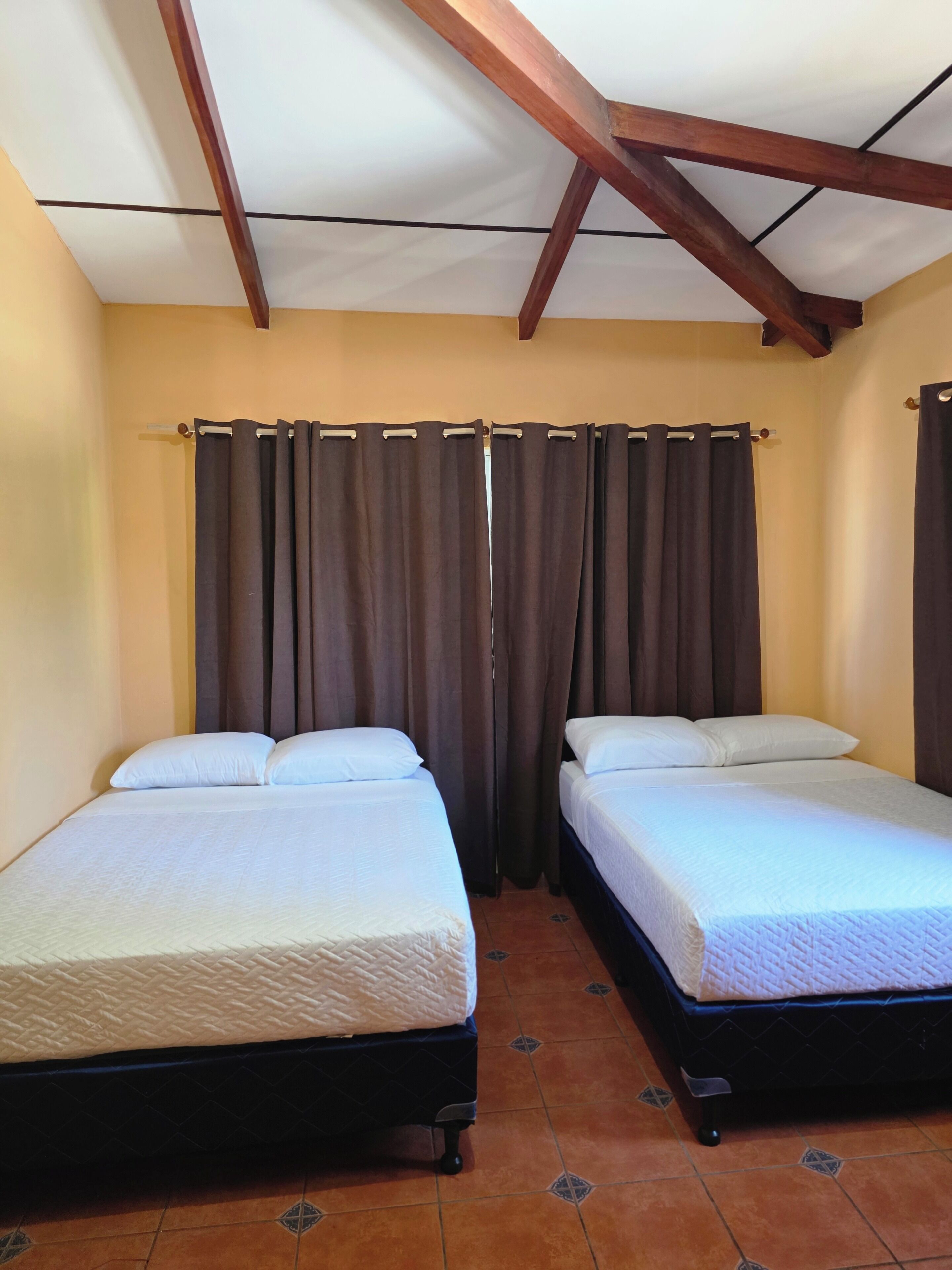 WiFi, bed sheets