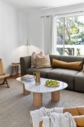 TV - Saltbush House (Sanctuary Point)