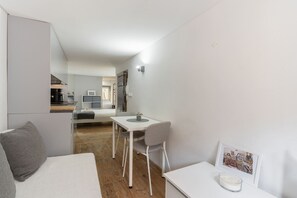Dining - Santos Studio by Homing (Lisbon)