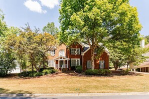 Exterior - Spacious Sneville 3BD Home w/ Home Office proximity to Atlanta (Snellville)