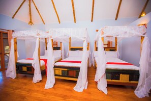 WiFi, bed sheets