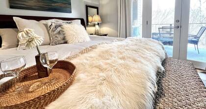 New! Modern Luxe Retreat w/2 Private King Suites; A/C and Mtn Views!