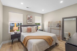 Room - The Perfect CDA Escape - Beach, Trails & Downtown All Within Walking Distance (Coeur d'Alene)