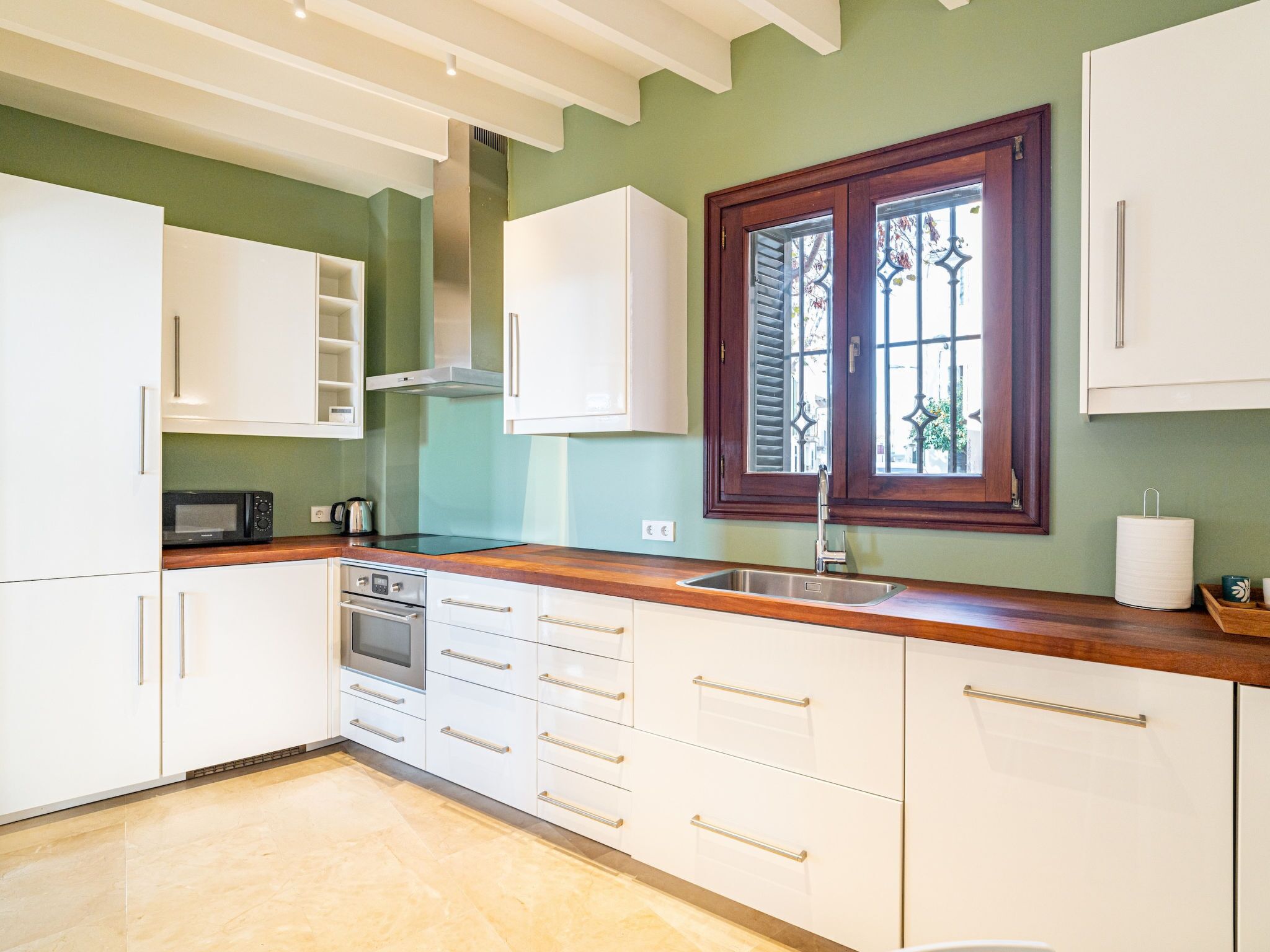 Fridge, microwave, oven, dishwasher