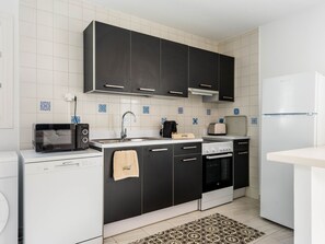 Fridge, microwave, oven, dishwasher - Apartamento FONA by Interhome (Cala Blanca)