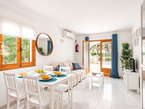 Living Room - Apartamento Palmeras 5 by Interhome (Cala Blanca)