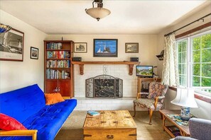 TV, fireplace, offices - Coastal Family Home | EV Charger | Deck & Grill (Grayland)