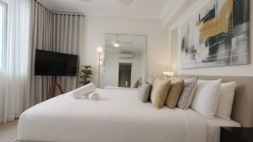 Iron/ironing board, WiFi, bed sheets