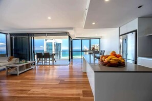 Interior - Level 29 Sky 2BR Ocean View Apartment (Surfers Paradise)