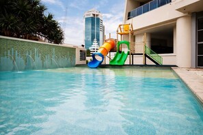 Pool - H Residence L19 Ocean view 2BR (Surfers Paradise)