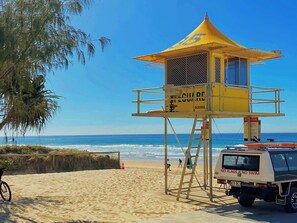 Beach nearby - Ocean View 2BR apartment with Spa (Surfers Paradise)
