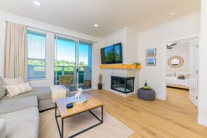 Iron/ironing board, WiFi, bed sheets - Sunny 2-bedroom condo in beautiful Laguna Niguel near best beaches in OC! (Laguna Niguel)