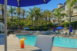 Pool - Sunny 2-bedroom condo in beautiful Laguna Niguel near best beaches in OC! (Laguna Niguel)