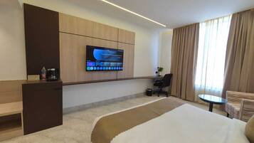 In-room safe, desk, laptop workspace, iron/ironing board