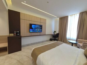 Deluxe Double Room | In-room safe, desk, laptop workspace, iron/ironing board - Kaara Dehradun (Dehradun)