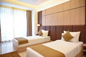 Deluxe Twin Room | In-room safe, desk, laptop workspace, iron/ironing board (on request) - Kaara Dehradun (Dehradun)