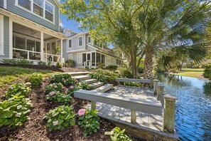 Property grounds - Charming Nantucket Style Retreat | Community Pool | Lagoon Dock | Easy Walk to Beach (Fernandina Beach)