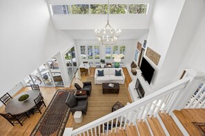 TV - Charming Nantucket Style Retreat | Community Pool | Lagoon Dock | Easy Walk to Beach (Fernandina Beach)