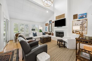 TV - Charming Nantucket Style Retreat | Community Pool | Lagoon Dock | Easy Walk to Beach (Fernandina Beach)