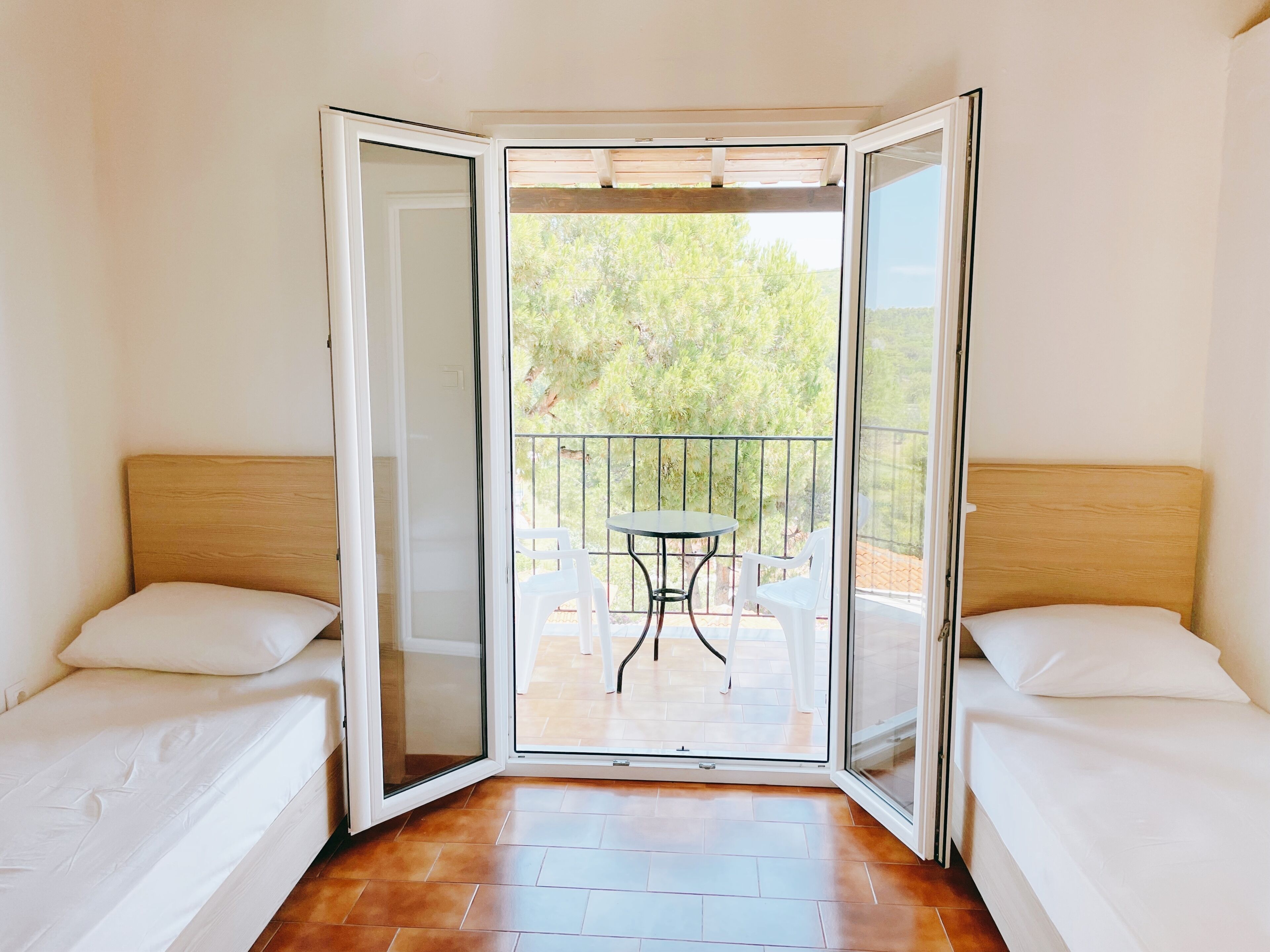 Appartement, 2 chambres, coin cuisine, vue jardin | Coffres-forts dans les chambres, rideaux occultants, Wi-Fi gratuit