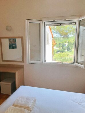 Family Apartment, 2 Bedrooms, Kitchenette, Valley View