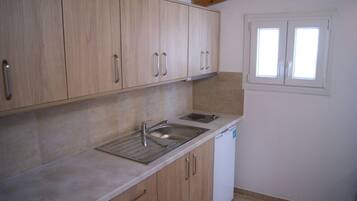 Villa, 2 Bedrooms, Pool View, Poolside | Private kitchen