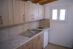 Villa, 2 Bedrooms, Pool View, Poolside | Private kitchen | Stovetop, cookware/dishes/utensils - Villa Elpiniki (Skiathos)