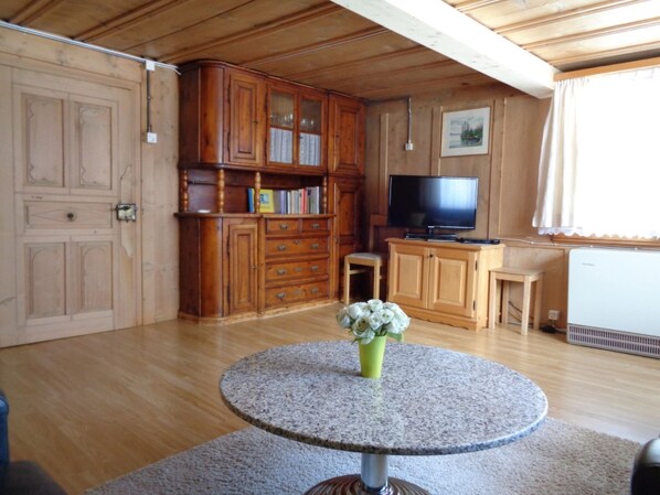 TV - Tulipana Berther, (Sedrun), 103.05 by Interhome (Sedrun)