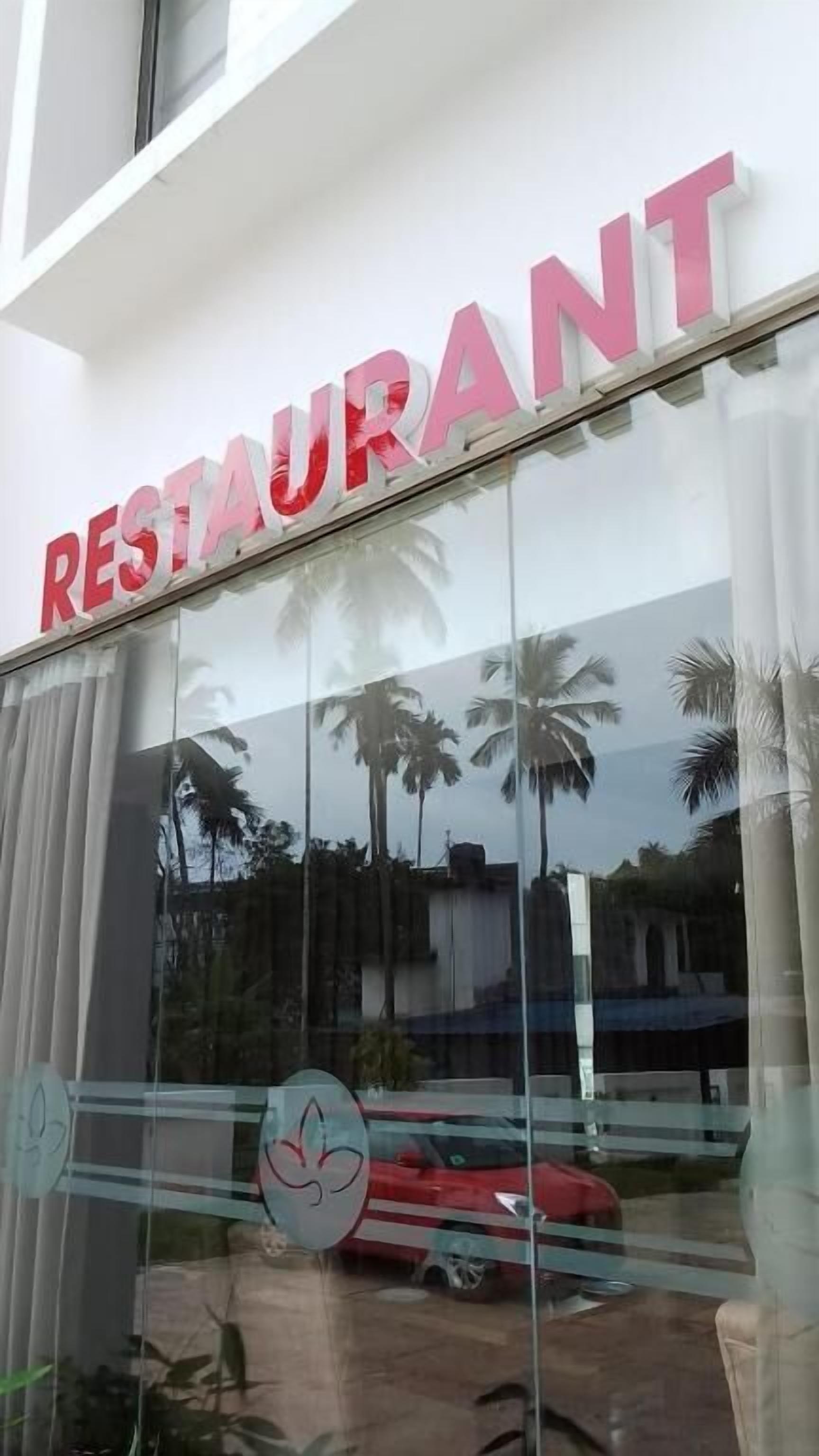 تفاصيل الفندق من الخارج