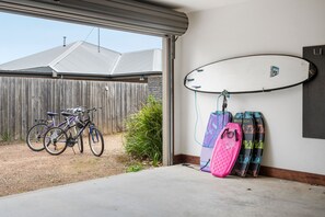 Property grounds - Premium Location Family and Pet Friendly Property (Torquay)