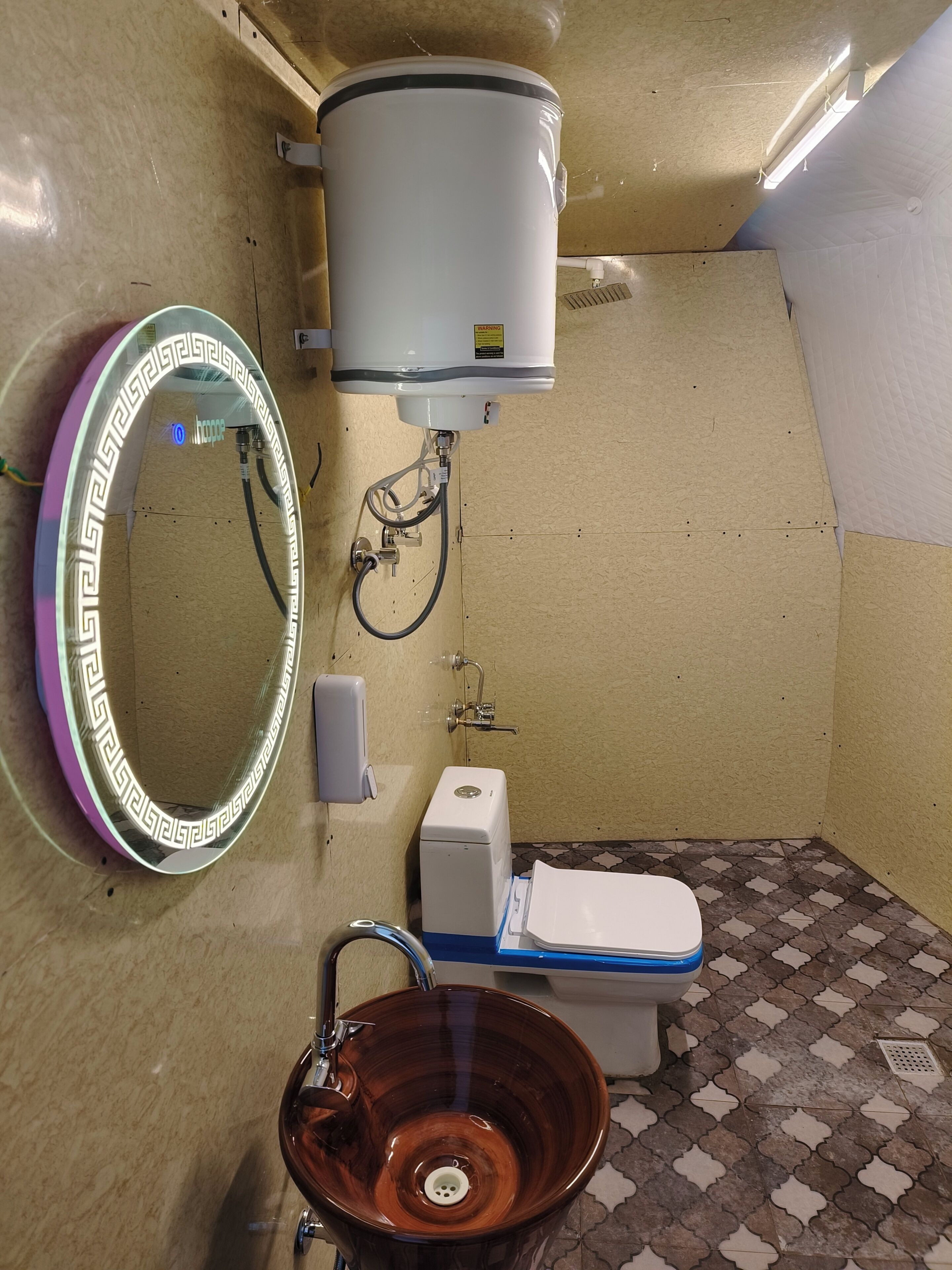 Kamar Double Premier, pemandangan sungai | Kamar mandi | Shower, perlengkapan mandi gratis, handuk, dan sabun