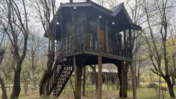 Superior Tree House | Exterior
