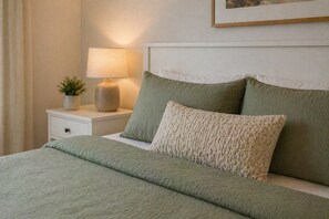 Deluxe Room - The Redbrick Hotels (Toronto)
