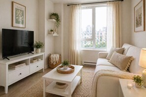 Deluxe Room | Living area - The Redbrick Hotels (Toronto)