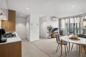 Interior - Marina-View 1-Bed Apartment in Docklands (Docklands)