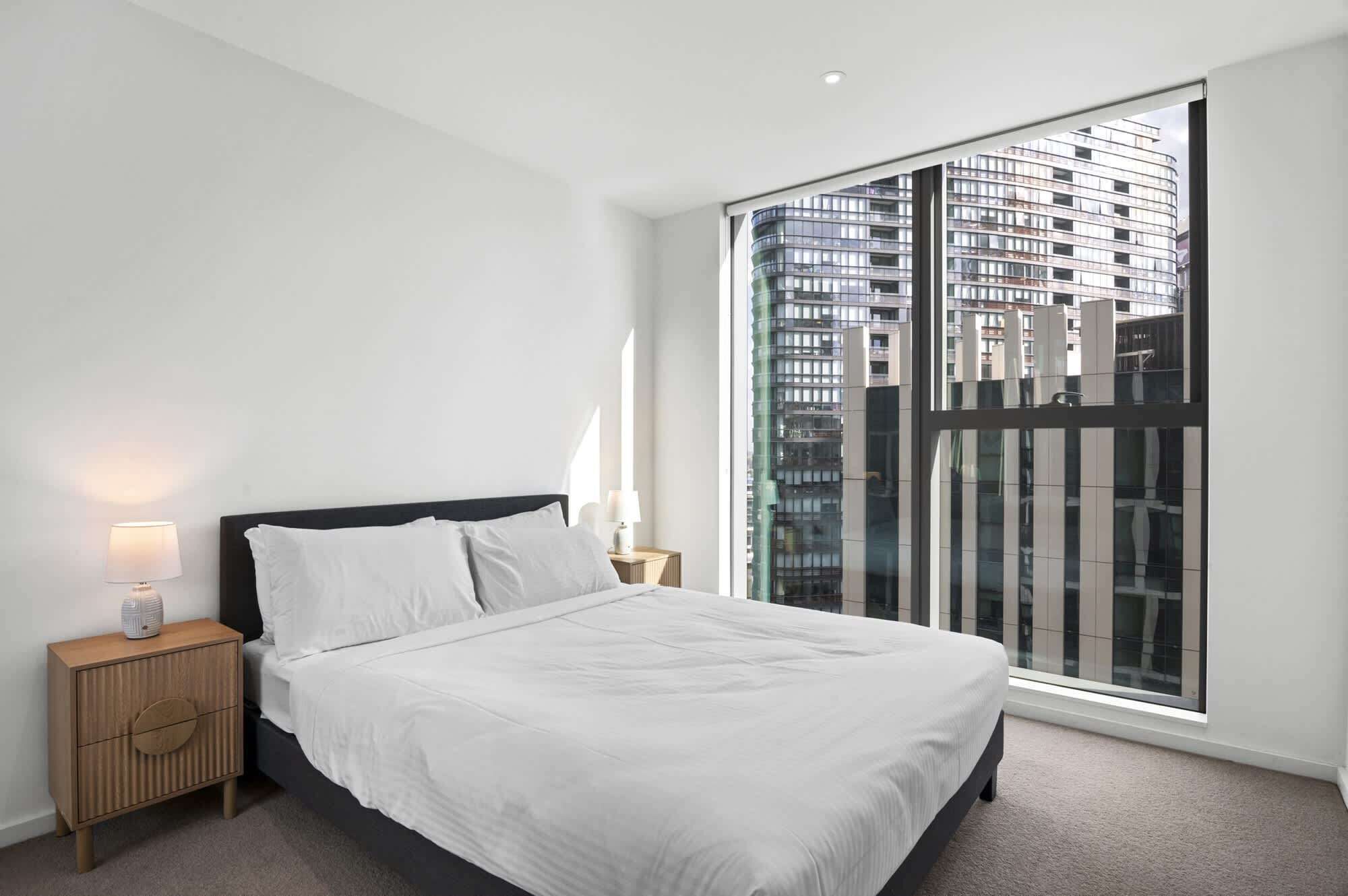 Desk, iron/ironing board, WiFi, bed sheets